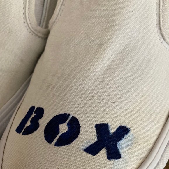 Custom Vans - Picture 5 of 6